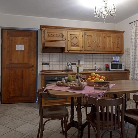 Au Petit Chevrot Aparthotel Cerise Bagian luar foto