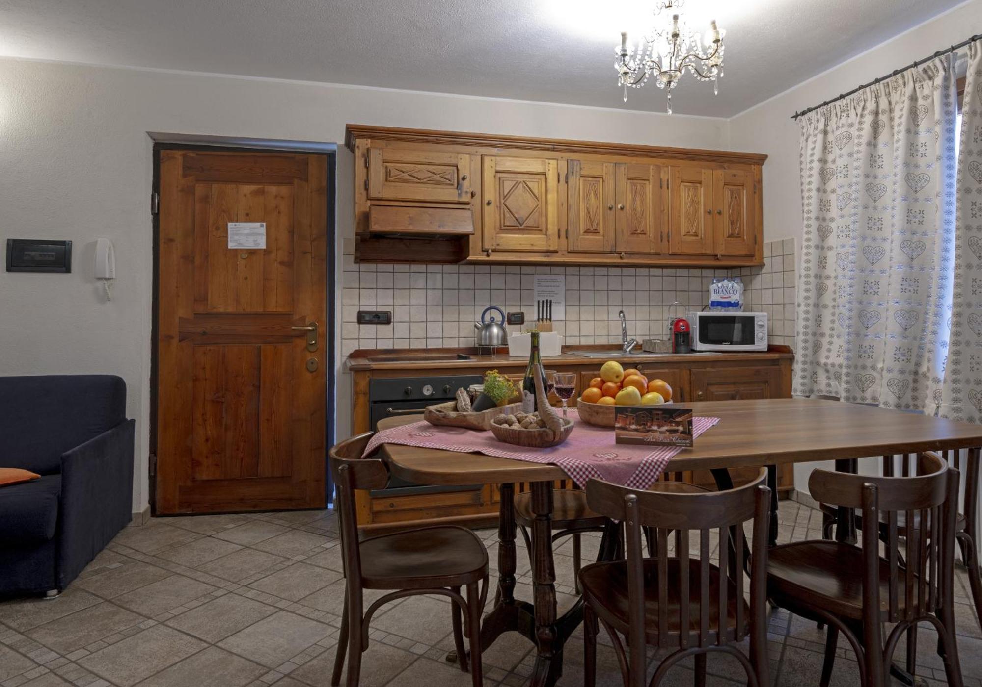 Au Petit Chevrot Aparthotel Cerise Bagian luar foto
